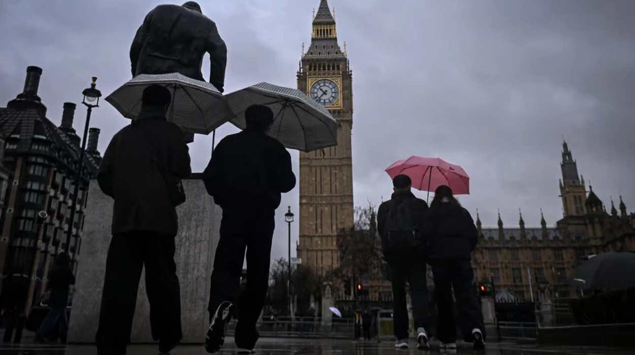 Heavy Rain and 20°C Temperature Drop to Hit London | 2026