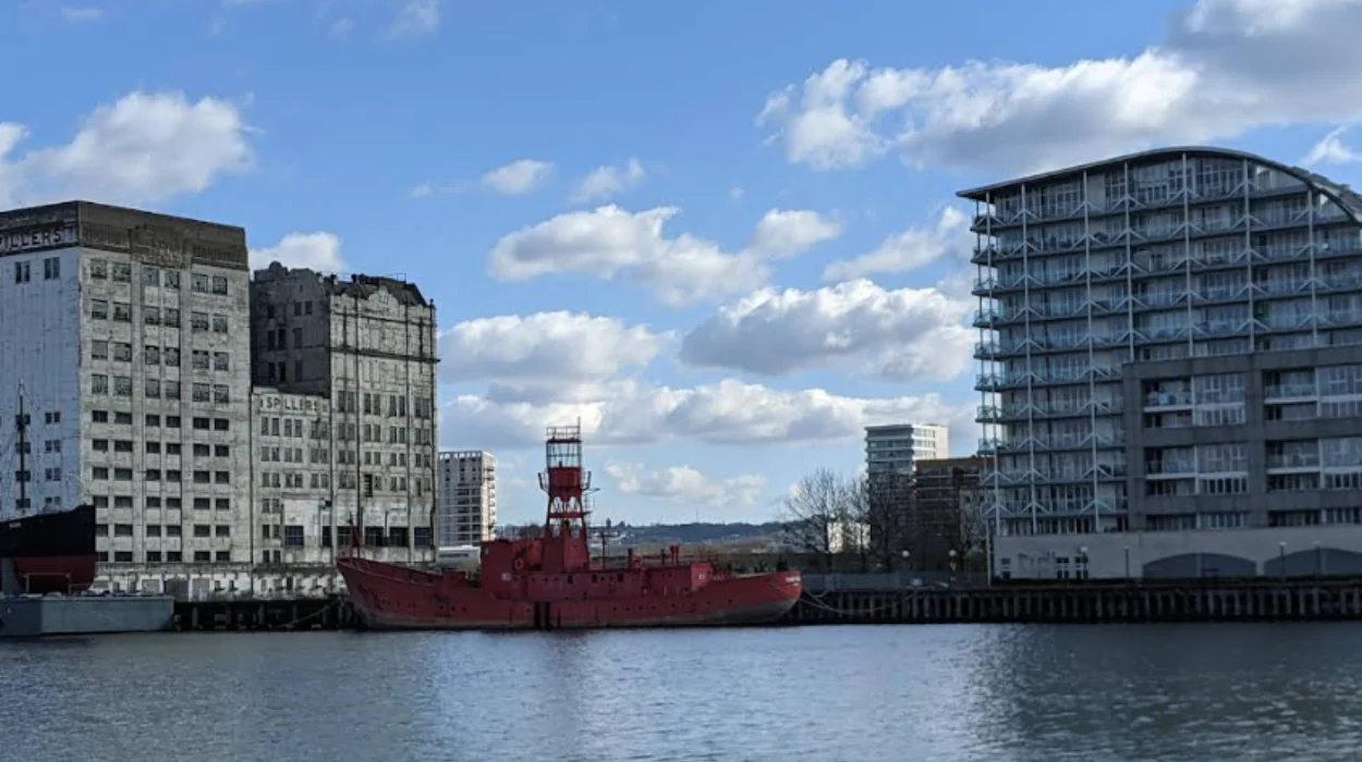 Boy Dies in Water Tragedy at Royal Victoria Dock East London 2026