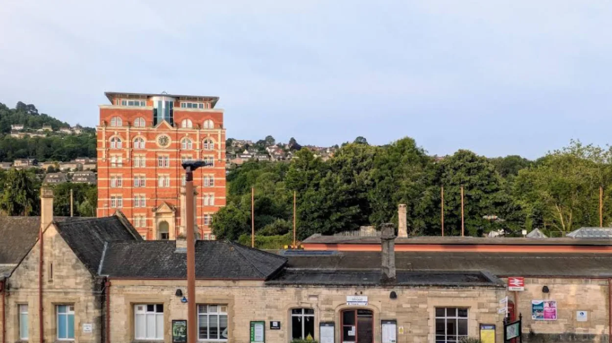 GoStroud Commuter Coach Matches Peak Rail Crisis Stroud 2026