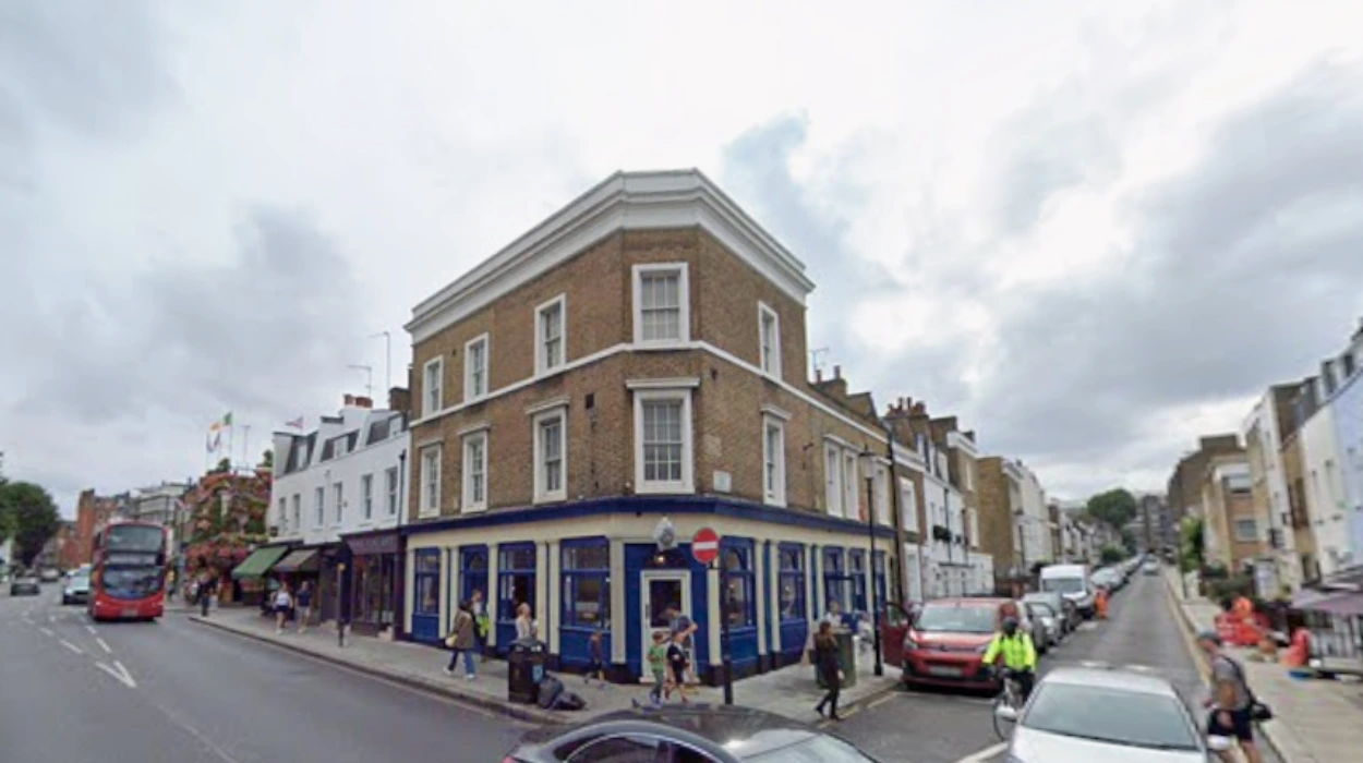 Award-Winning 1960s Retro West London Pub Wins Big in Kensington 2026