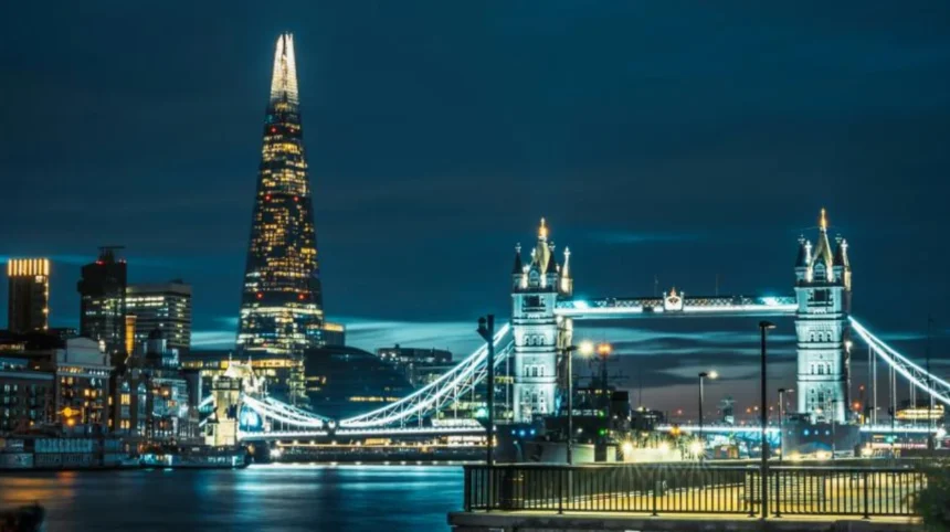 History of Londons Nighttime Illumination Through the Ages – London