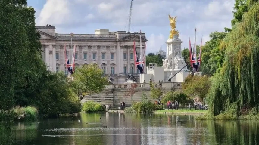 History of Londons Royal Parks Transformation into Public Green Spaces – London
