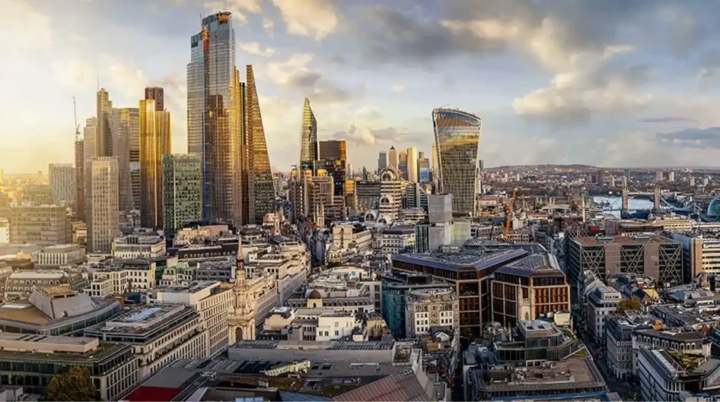 How did Londons skyline develop into its distinctive modern form
