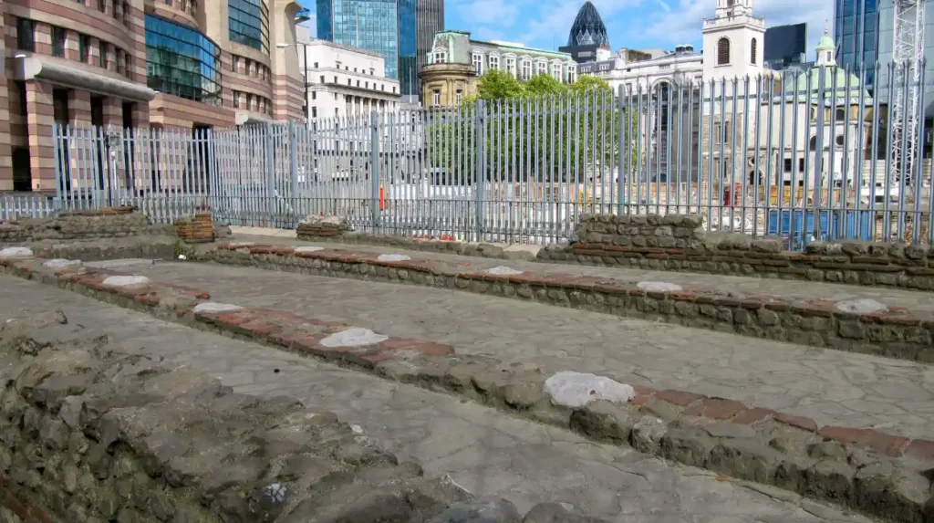 How did Roman Londinium establish Londons first skyline 1