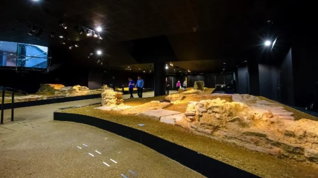 How did Roman London establish the citys historical foundations