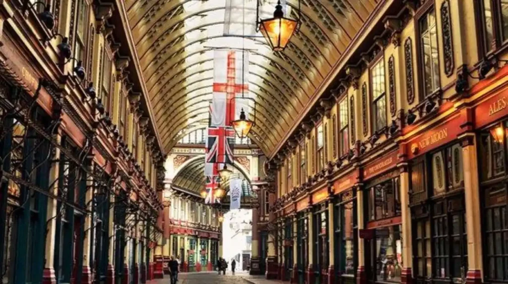 How did medieval streets influence Londons character