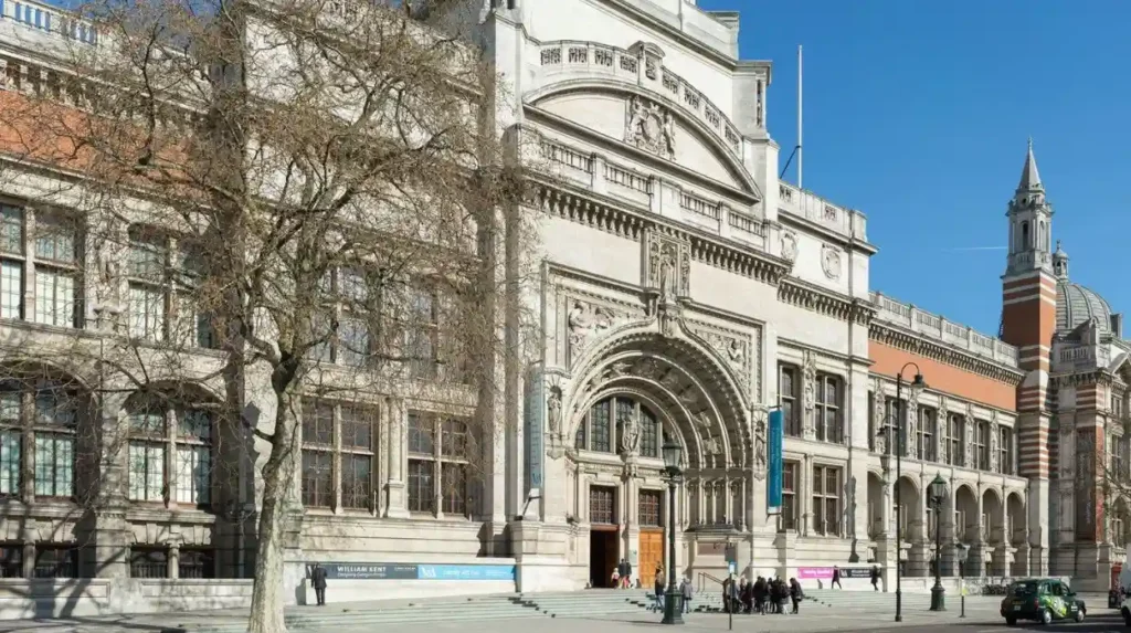 How do Londons museums preserve British history and culture
