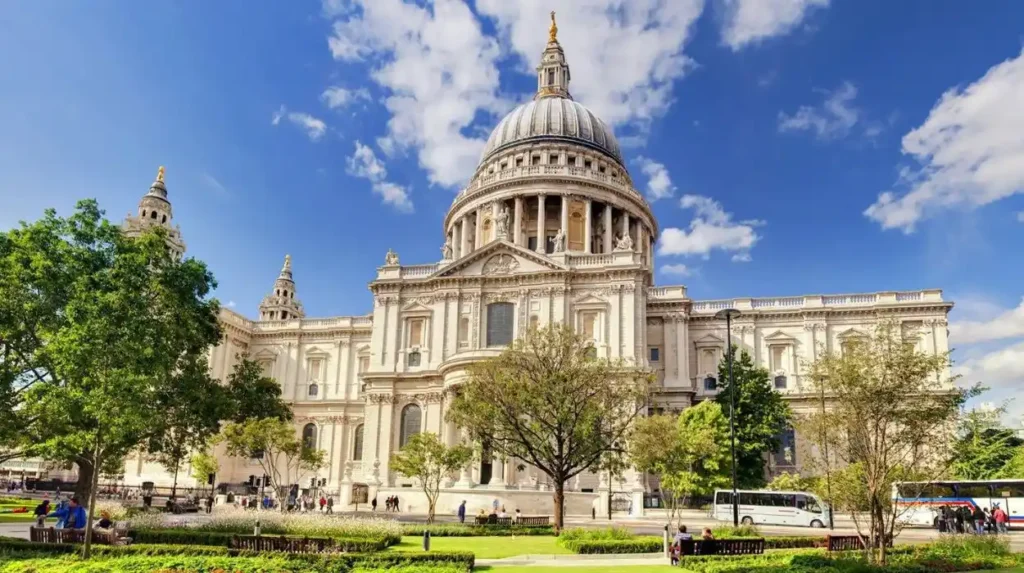 How does Londons architecture reveal Britains historical development