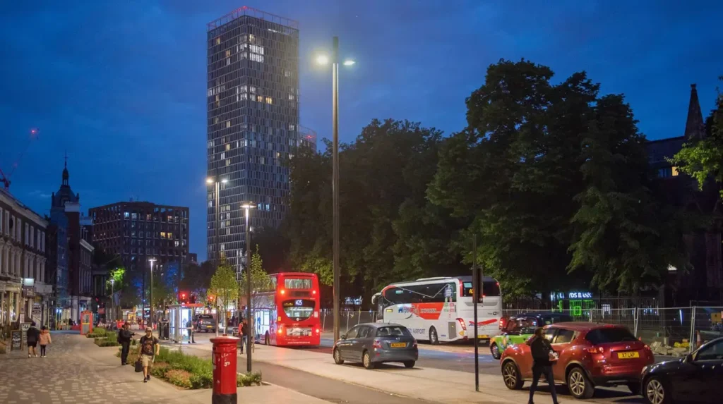 How has modern technology changed Londons city lighting