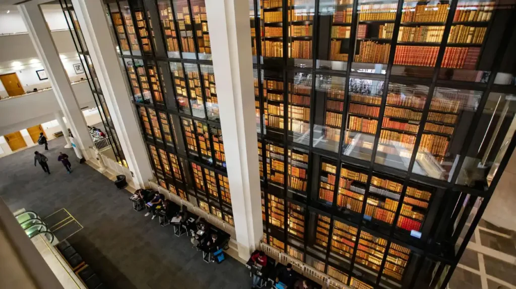 What architectural styles define Londons historic libraries