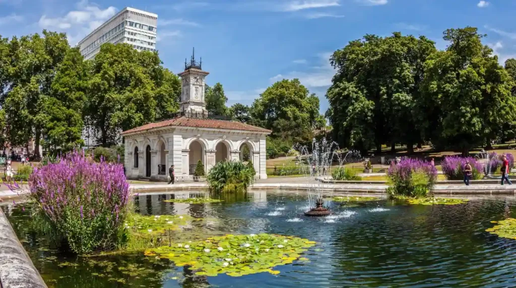 Which historic gardens shaped Londons cultural identity