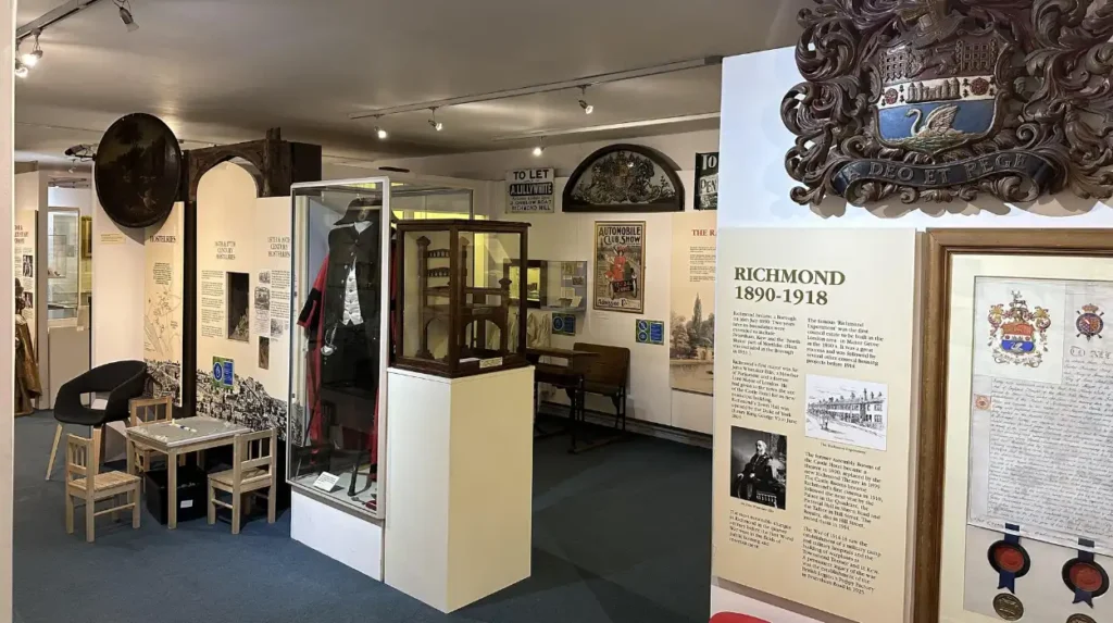 Which museums best preserve Londons local history and community heritage