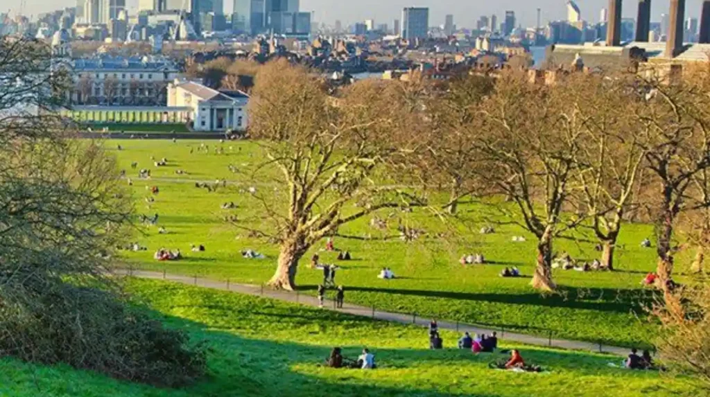 Why does London have so many historic picnic spots