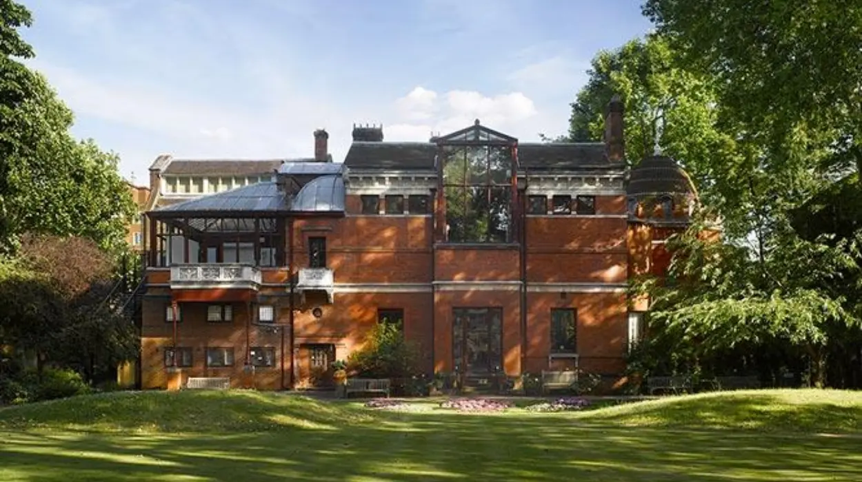 Best Attractions in Notting Hill Beyond Colourful Houses and Portobello Road Market