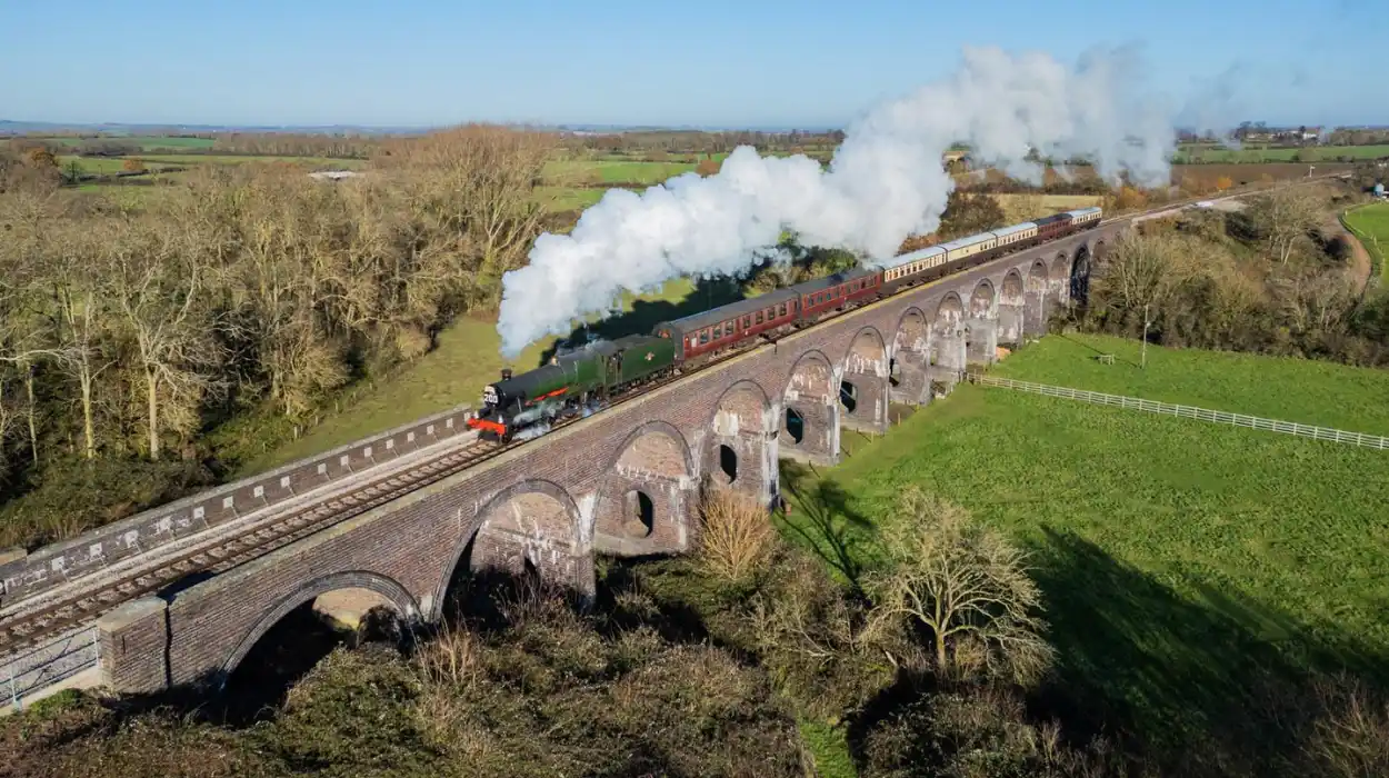 Best Day Trips by Train From London for Historic Towns and Scenic Countryside
