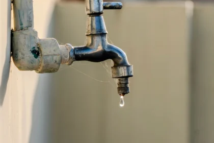 East London Water Crisis: Engineers Battle Burst Mains in London 2026