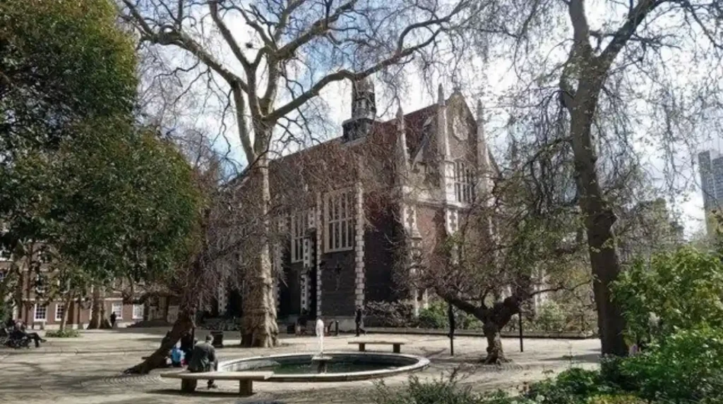 Which hidden courtyards best represent Londons historic character