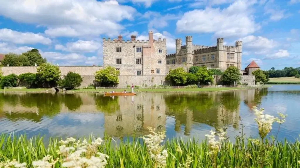 Which scenic countryside destinations combine natural beauty with history