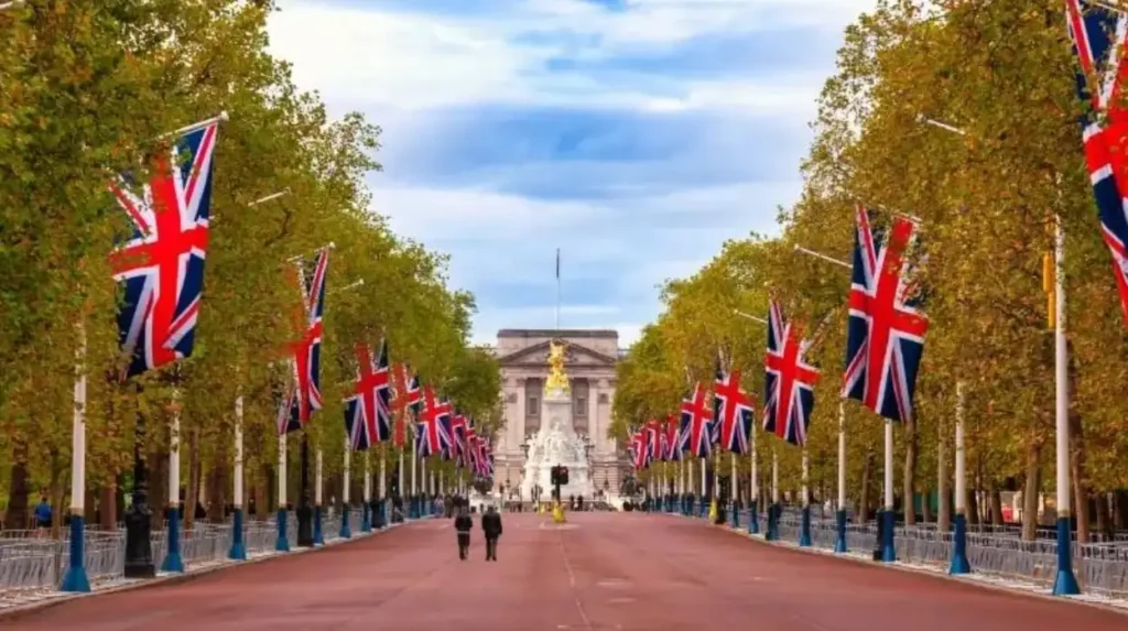 Why should visitors explore royal experiences beyond Buckingham Palace