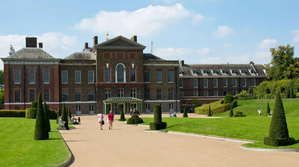 How did successive monarchs shape Kensington Palace and its gardens