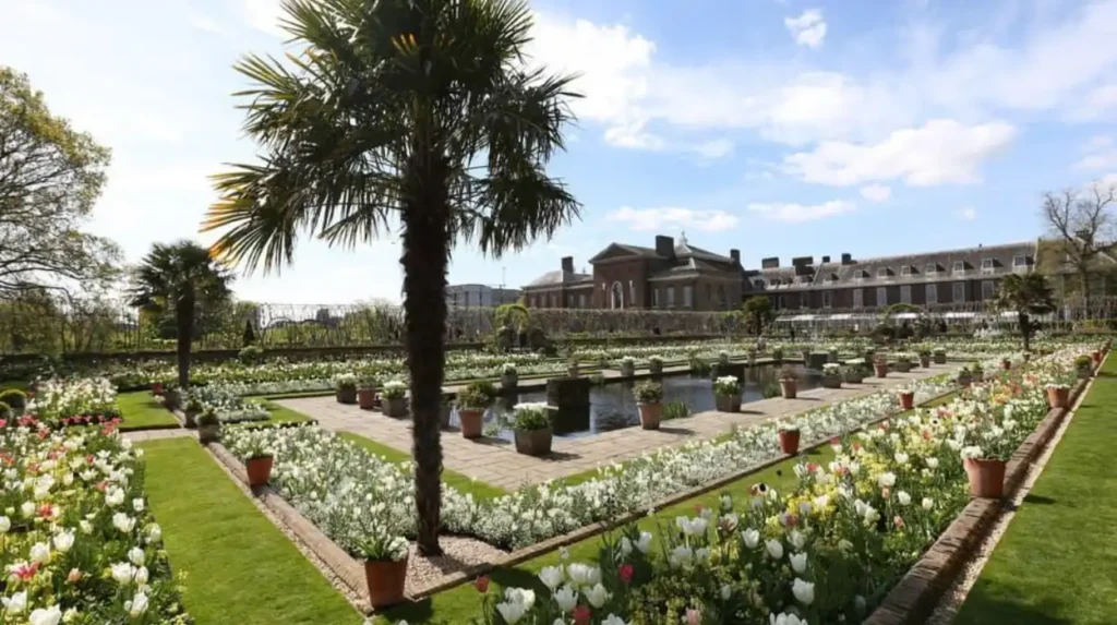 How have modern royal residents continued Kensingtons historical importance 1