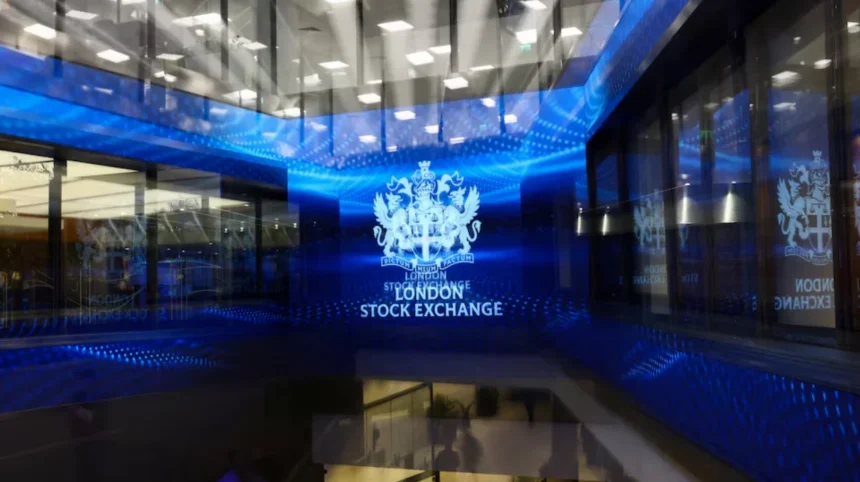 London Mid-Caps Fall on Bond Jitters and Experian Slump in London 2026