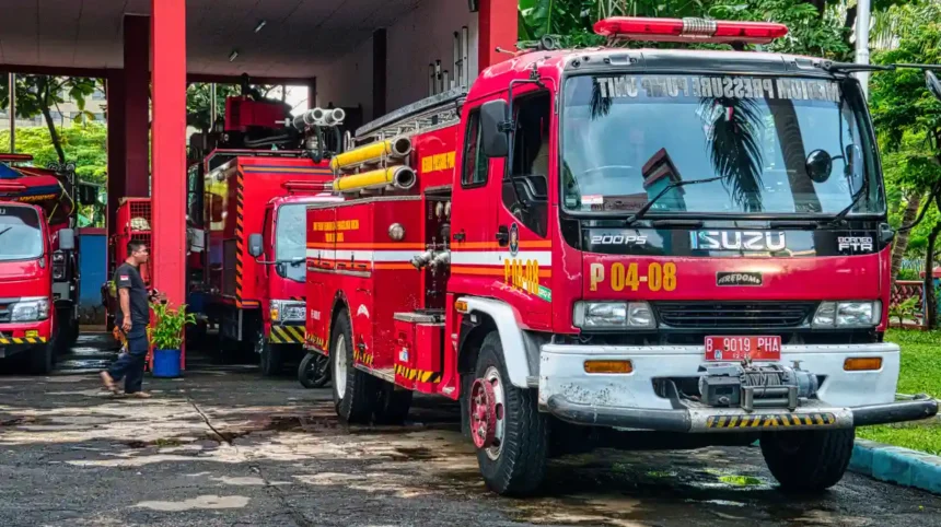 Waste facilities in East London hit by 13 fires during heatwave, East London 2026